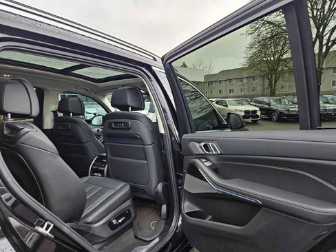 Used 2019 BMW X7 xDrive50i w/ Premium Package image 14