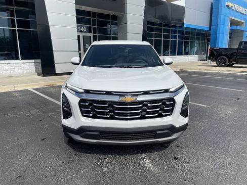 New 2026 Chevrolet Equinox LT image 2
