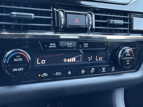 Used 2025 Nissan Pathfinder Rock Creek AWD/4WD image 19