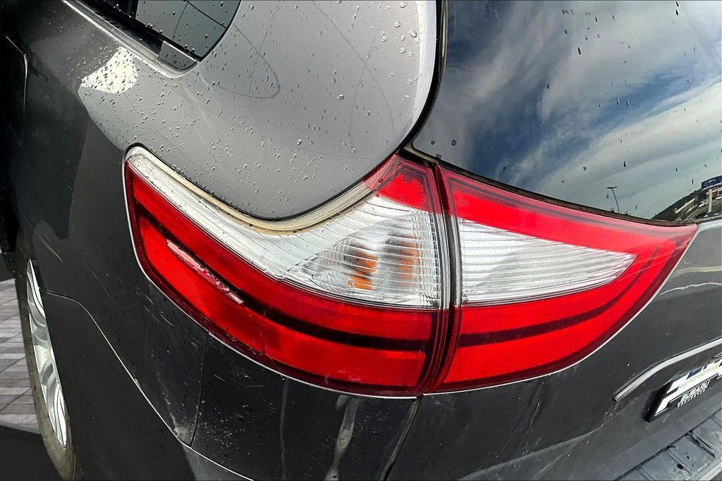 Used 2015 Toyota Sienna XLE FWD image 23