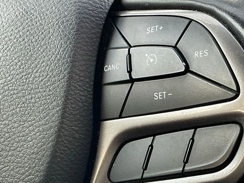 Used 2021 Jeep Cherokee Latitude Lux image 6