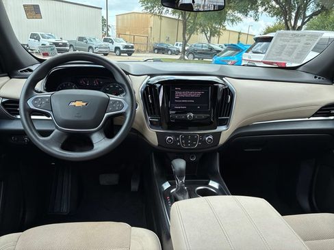 Used 2022 Chevrolet Traverse LS FWD image 16