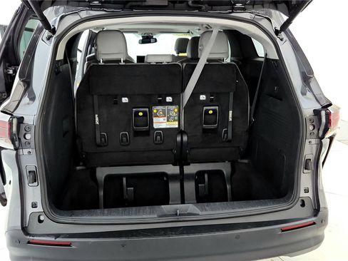 Used 2025 Toyota Sienna XLE w/ XLE Plus Package image 20