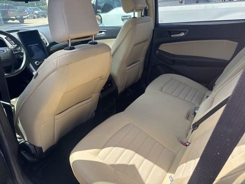 Certified 2023 Ford Edge SE image 7