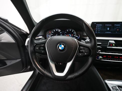 Used 2017 BMW 530i xDrive AWD/4WD image 4