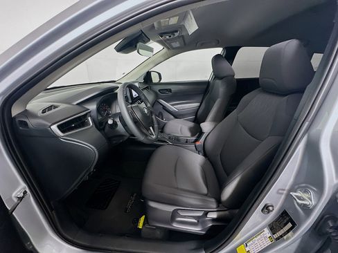 Used 2024 Toyota Corolla Cross LE image 13