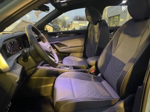 New 2026 Volkswagen Tiguan SE R-Line image 15