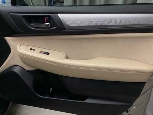 Used 2017 Subaru Outback 2.5i Premium AWD/4WD image 25