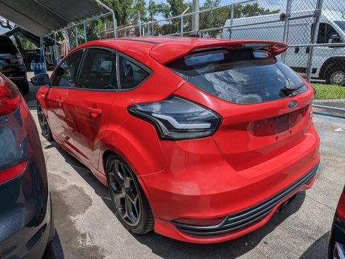 Used 2015 Ford Focus ST FWD image 9