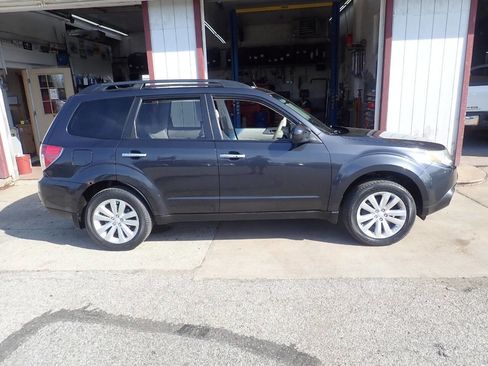 Used 2013 Subaru Forester 2.5X Premium w/ Popular Pkg 3 image 25