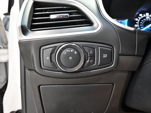 Used 2019 Ford Edge SEL w/ Equipment Group 201A AWD/4WD image 9