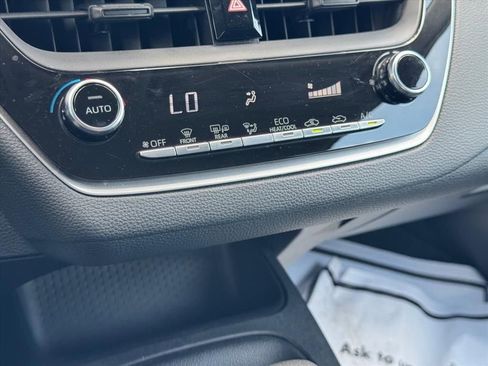 Used 2021 Toyota Corolla LE w/ Carpet Mat Package (TMS) FWD image 20