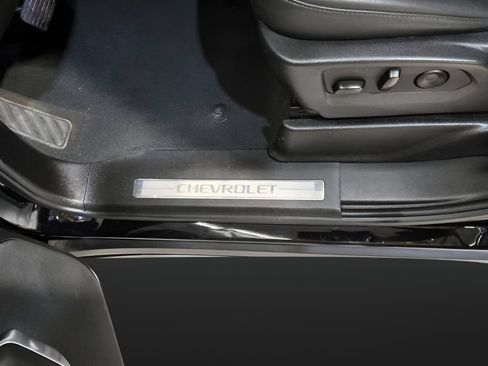 Used 2025 Chevrolet Suburban Z71 AWD/4WD image 10