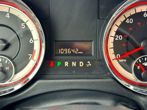 Used 2018 Dodge Grand Caravan SXT image 25