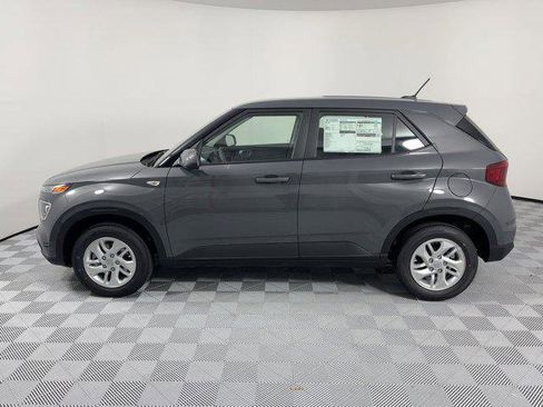 New 2026 Hyundai Venue SE image 2