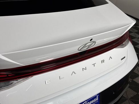 Used 2024 Hyundai Elantra Limited image 23