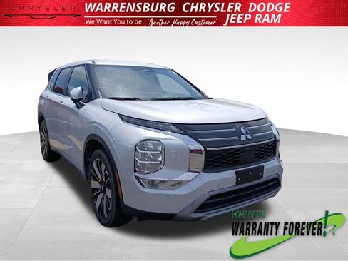 Used 2025 Mitsubishi Outlander SE AWD/4WD image 1
