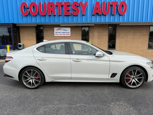Used 2025 Genesis G70 2.5T RWD image 8