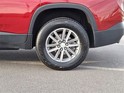 Used 2023 Chevrolet Traverse LT image 29