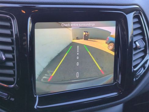 Certified 2019 Jeep Compass Limited image 28