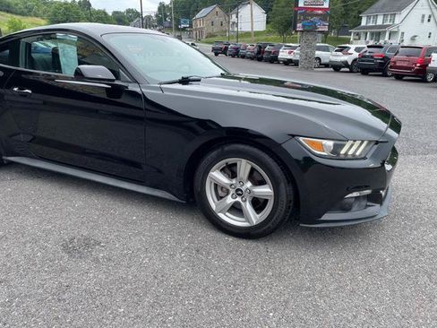 Used 2015 Ford Mustang Coupe RWD image 10