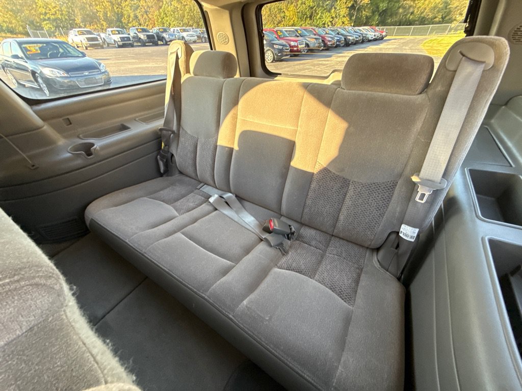 Used 2003 Chevrolet Suburban LS w/ LS Preferred Equipment Group RWD image 11