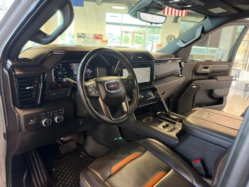 Used 2025 GMC Sierra 3500 AT4 w/ AT4 Premium Plus Package AWD/4WD image 12