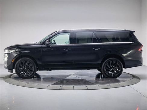 New 2026 Lincoln Navigator L Black Label AWD/4WD image 2