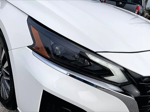 Used 2025 Nissan Altima 2.5 SV FWD image 28