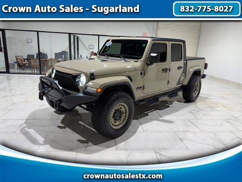 Used 2020 Jeep Gladiator Overland w/ Popular Equipment Package AWD/4WD image 1