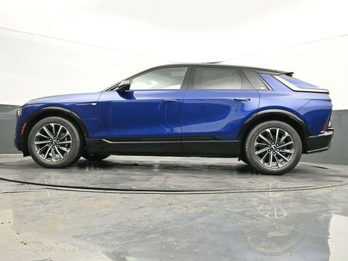 New 2025 Cadillac Lyriq Sport image 39