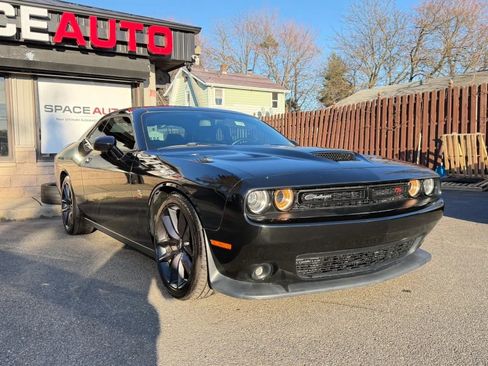 Used 2019 Dodge Challenger R/T Scat Pack image 3