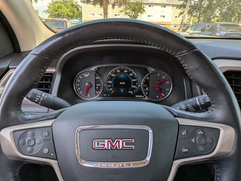 Used 2017 GMC Acadia Denali w/ Technology Package FWD image 28