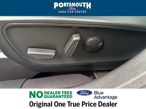 Certified 2022 Ford Escape SE w/ SE Sport Appearance Package image 22