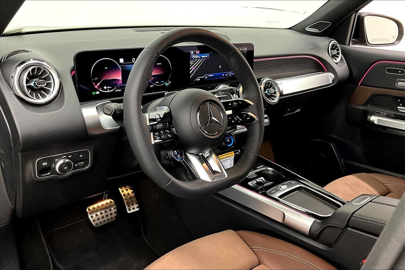 Certified 2025 Mercedes-Benz GLB 35 AMG 4MATIC image 8