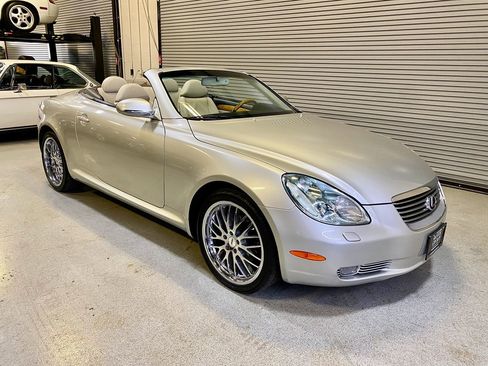 Used 2005 Lexus SC 430 Convertible RWD image 4