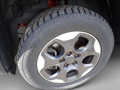 Used 2023 RAM 1500 Laramie AWD/4WD image 23