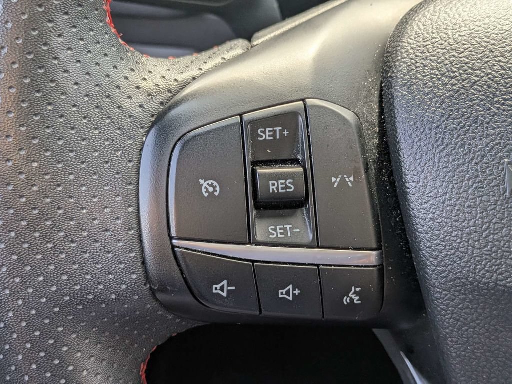 Used 2025 Ford Escape ST-Line FWD image 24