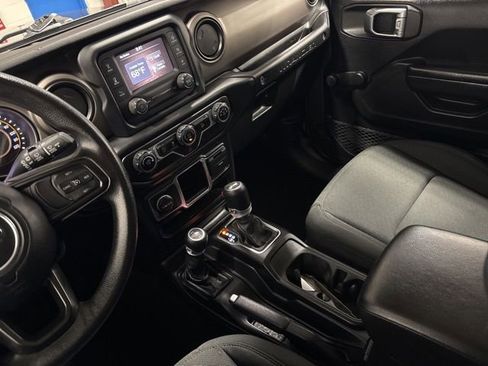 Used 2020 Jeep Wrangler Sport AWD/4WD image 20