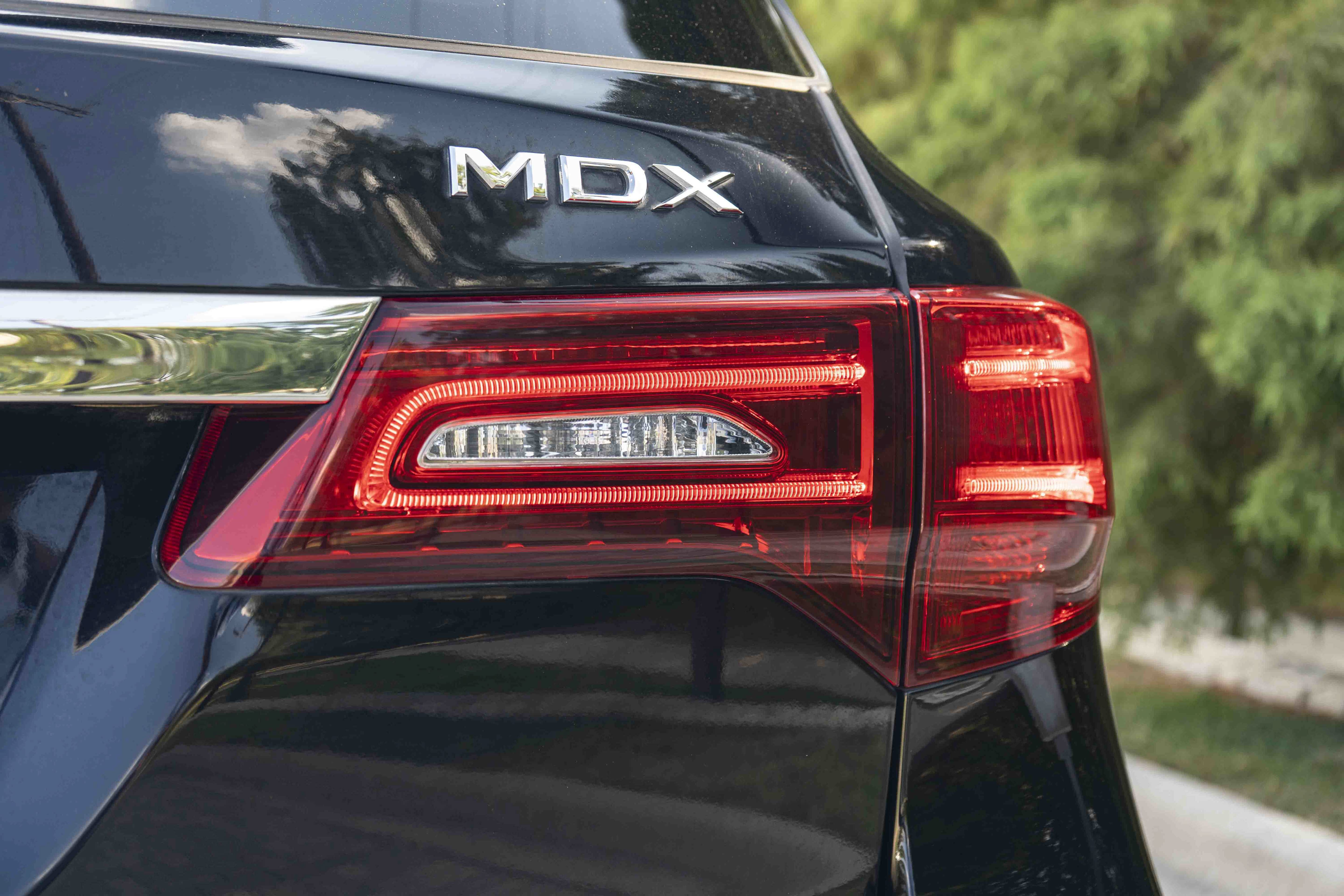 Used 2018 Acura MDX w/ Advance Package FWD image 12