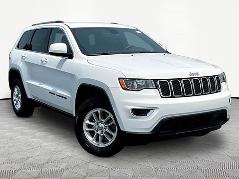 Used 2020 Jeep Grand Cherokee Laredo AWD/4WD image 3