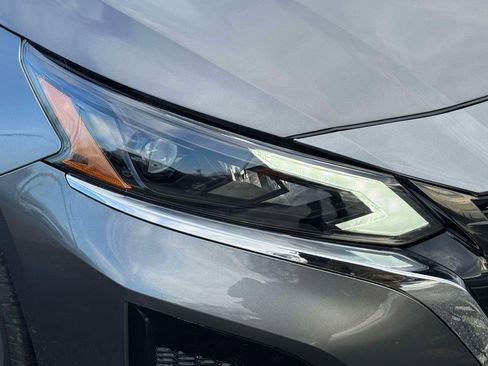 Used 2025 Nissan Altima 2.5 S FWD image 9