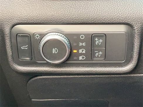 Used 2021 Ford Explorer XLT w/ Equipment Group 202A image 31