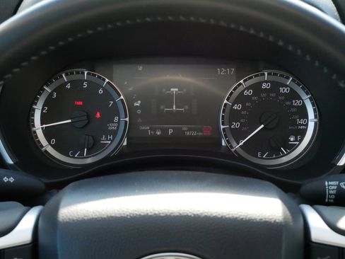 Certified 2024 Toyota Highlander XLE image 21