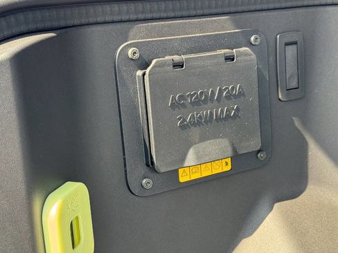 Used 2025 Ford F150 Lightning XLT image 24