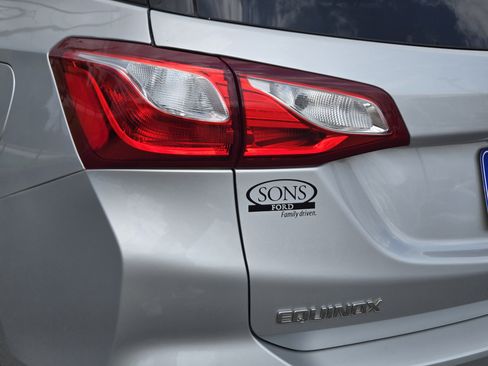 Used 2021 Chevrolet Equinox LS w/ LS Convenience Package FWD image 10
