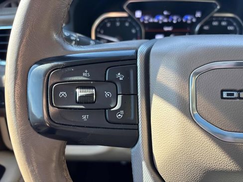Used 2021 GMC Yukon Denali w/ Denali Premium Package AWD/4WD image 17