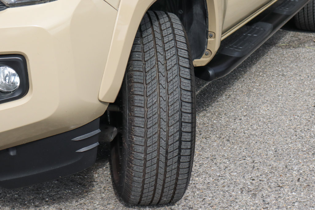 Used 2016 Toyota Tacoma TRD Sport RWD image 50