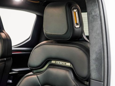 Used 2022 Rivian R1T Adventure image 37