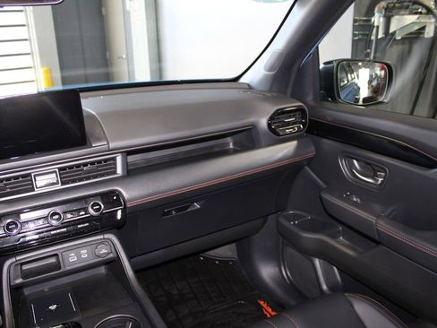 Certified 2025 Honda Pilot TrailSport image 26